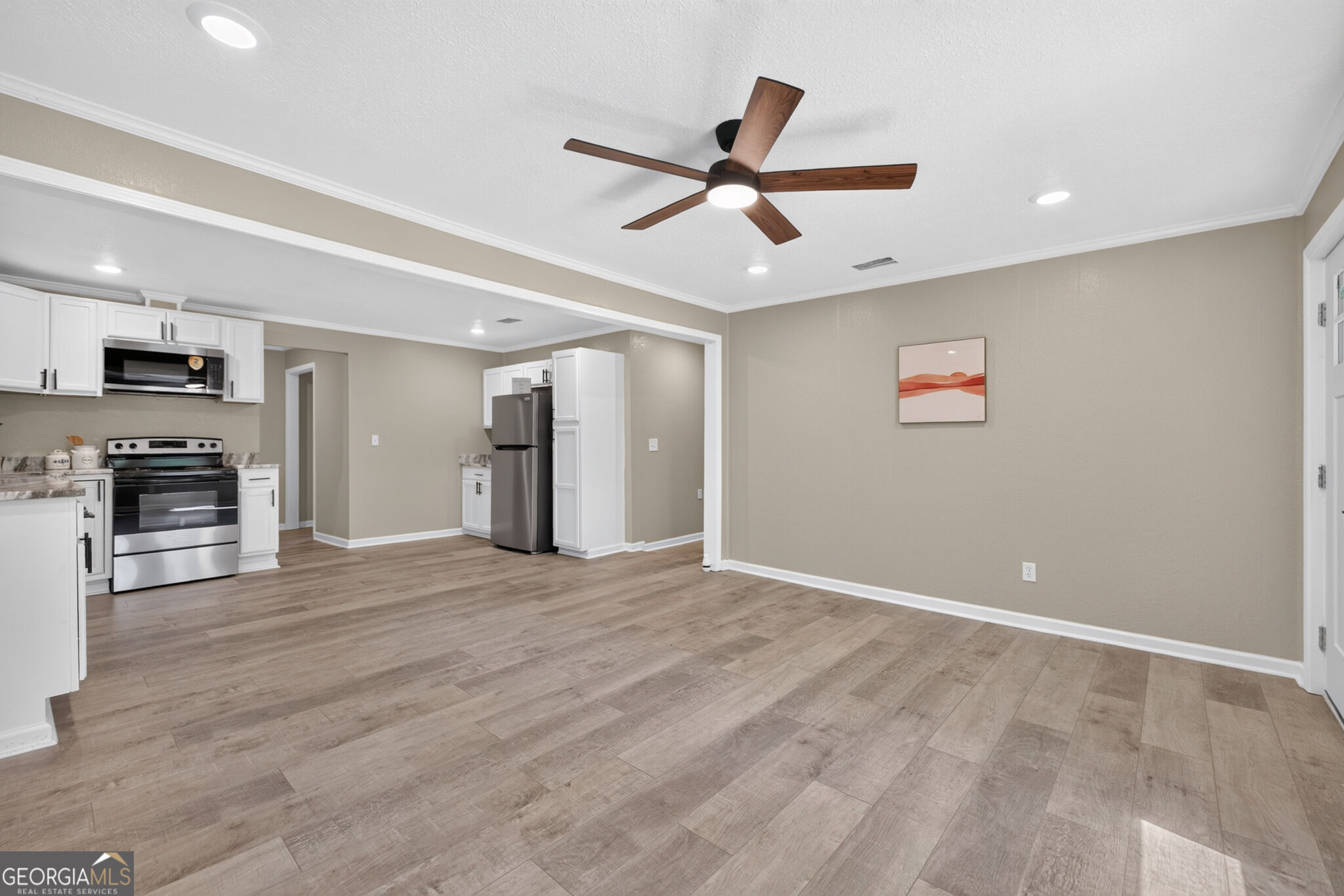 205 Elm Street Property Photo 8