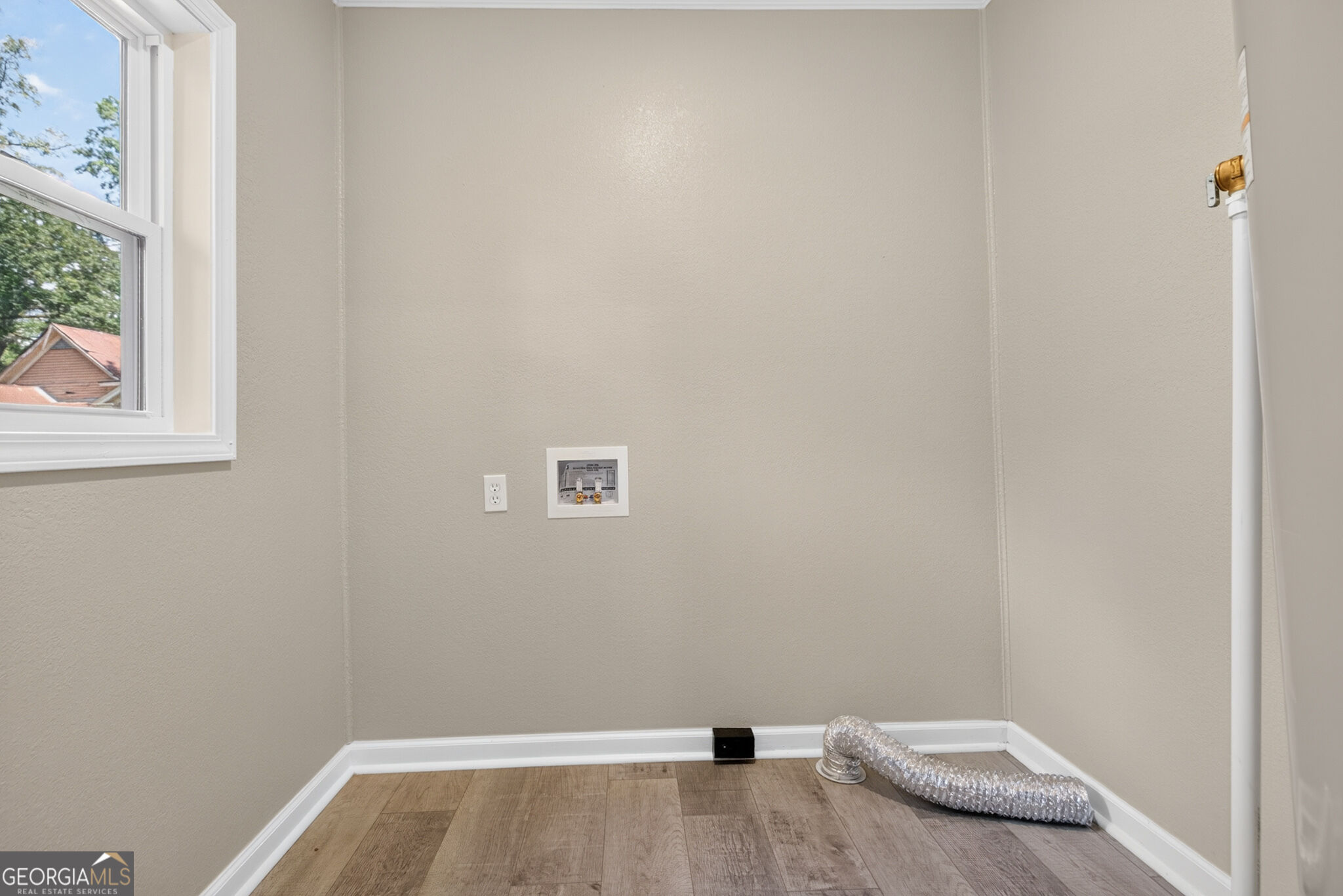 205 Elm Street Property Photo 15