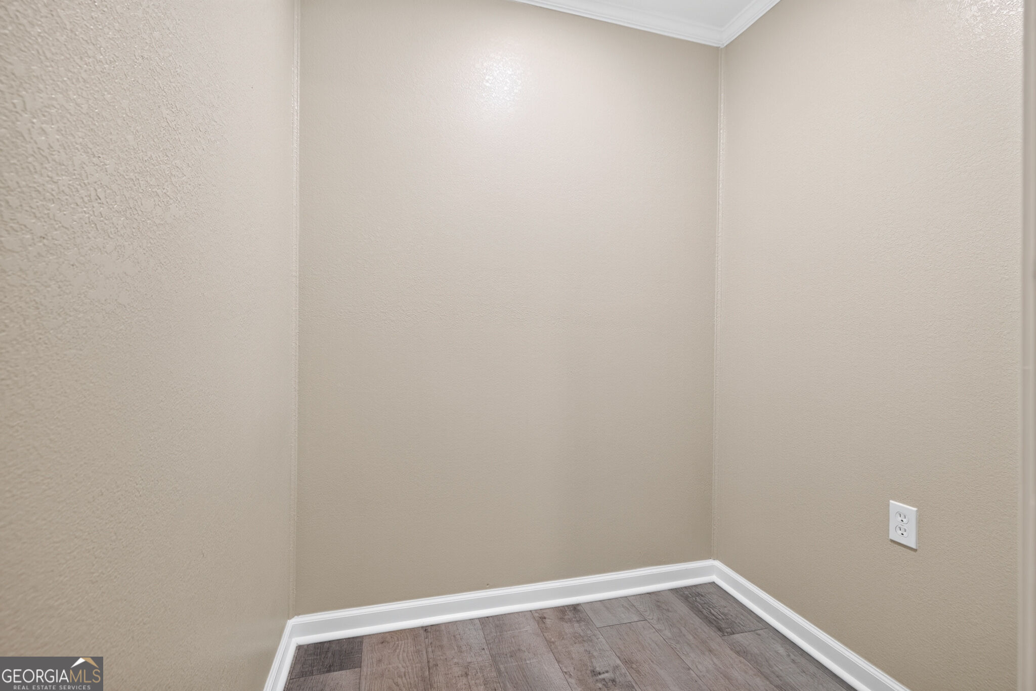 205 Elm Street Property Photo 29