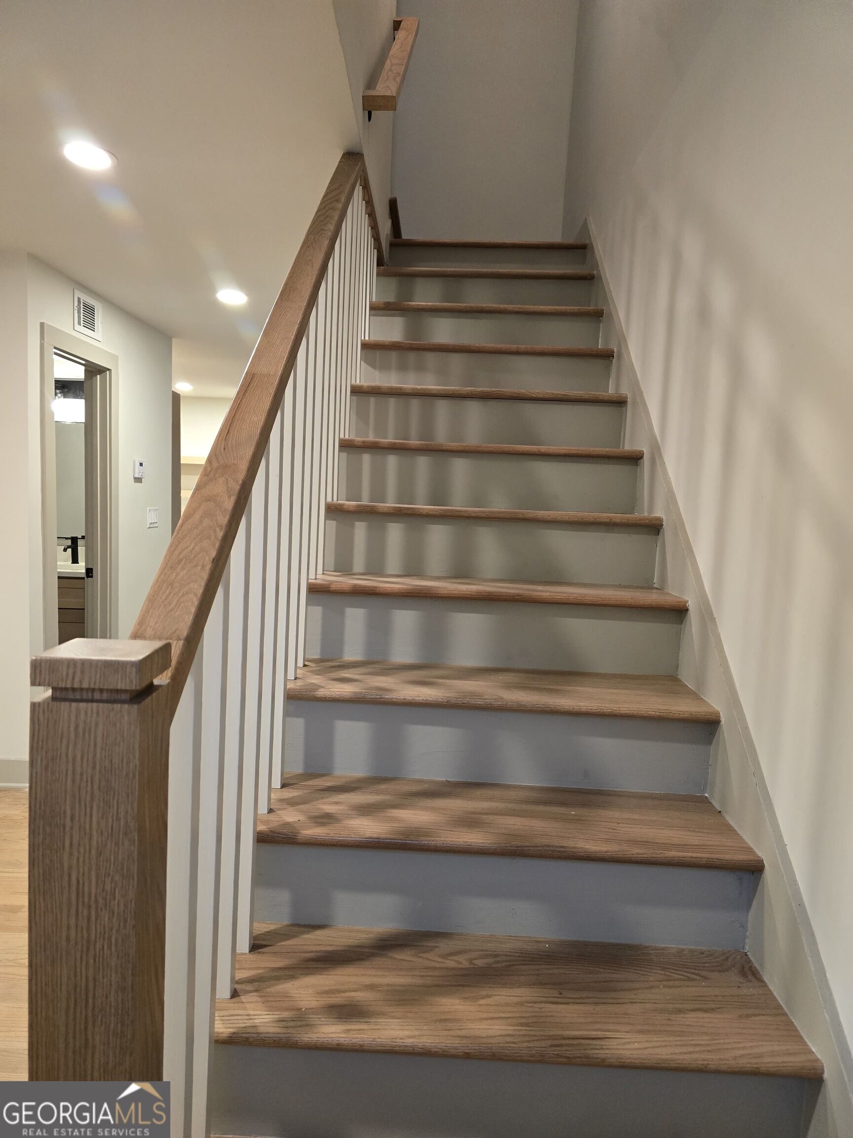 1609 Line Street Property Photo 9