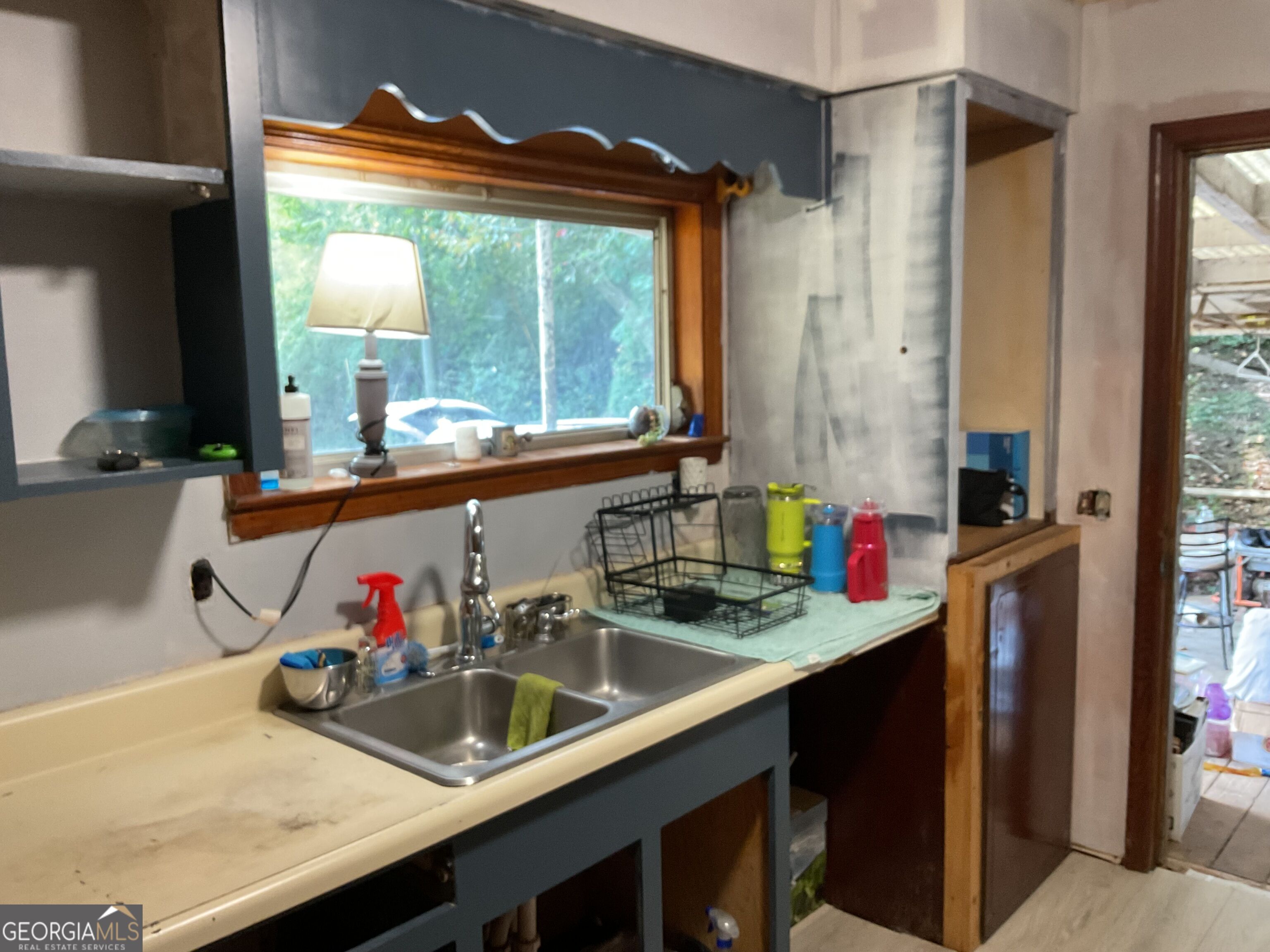 219 North Valley Street Property Photo 5