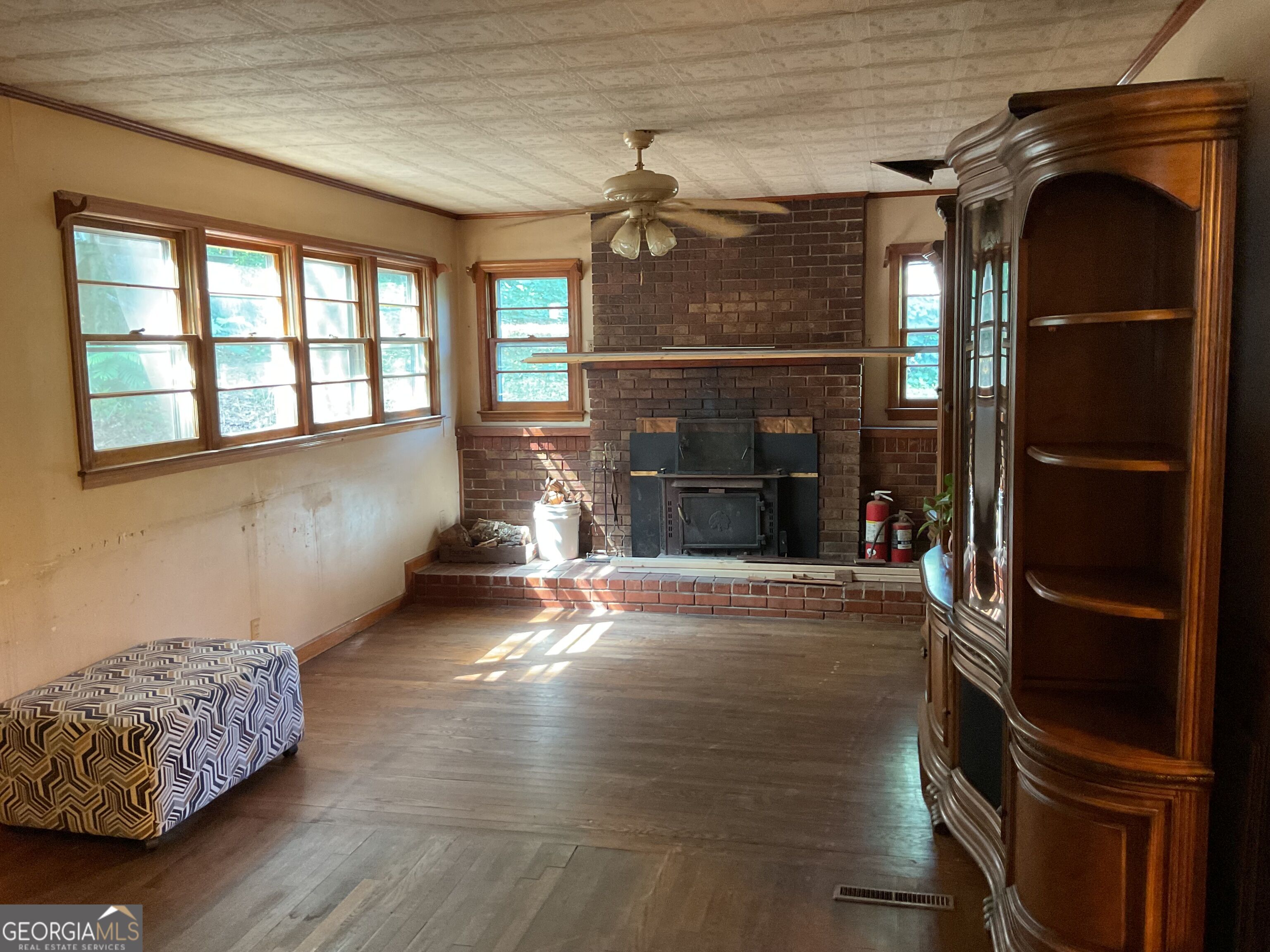 219 North Valley Street Property Photo 8