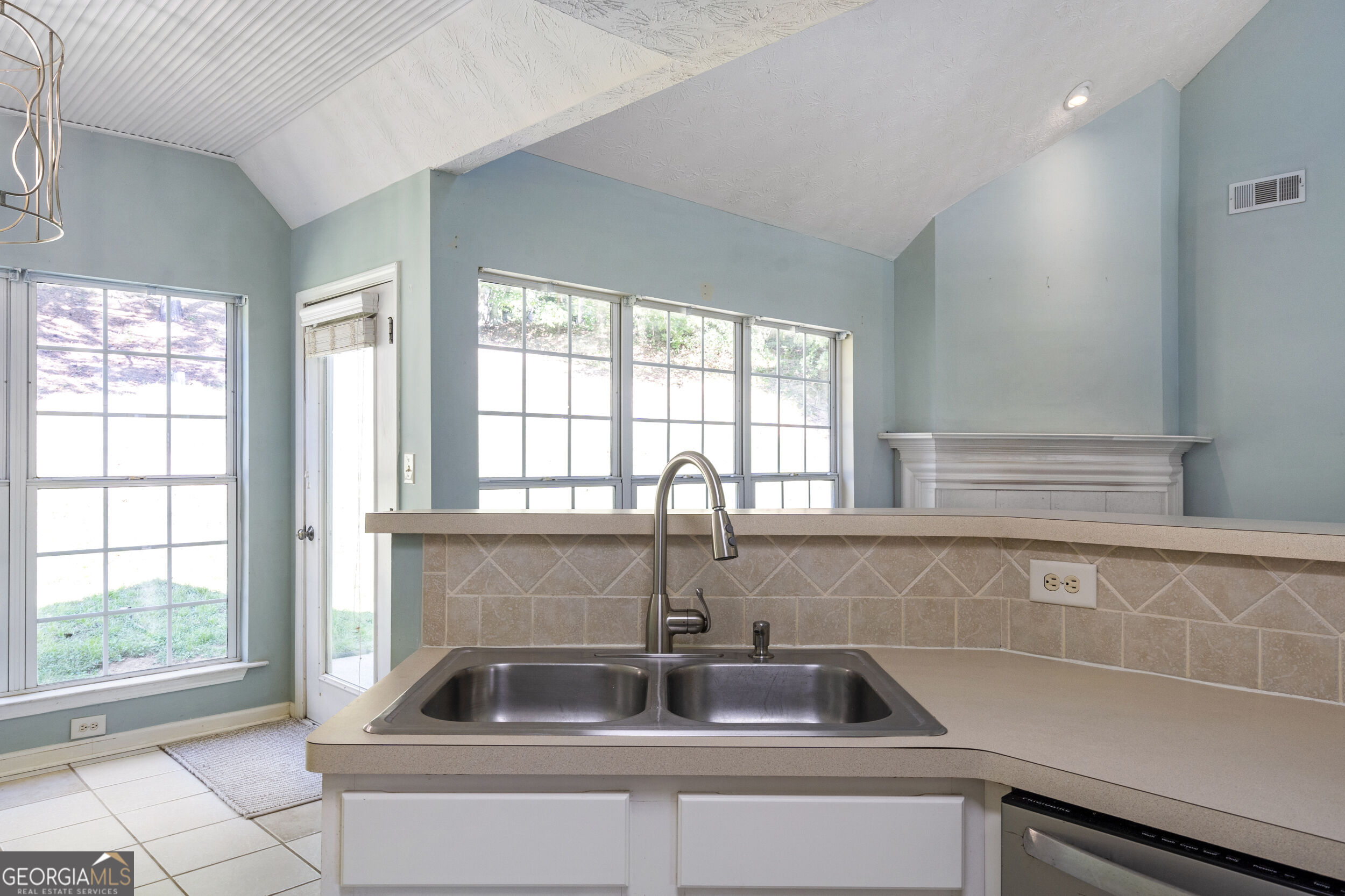 4238 Riviere Point Property Photo 9