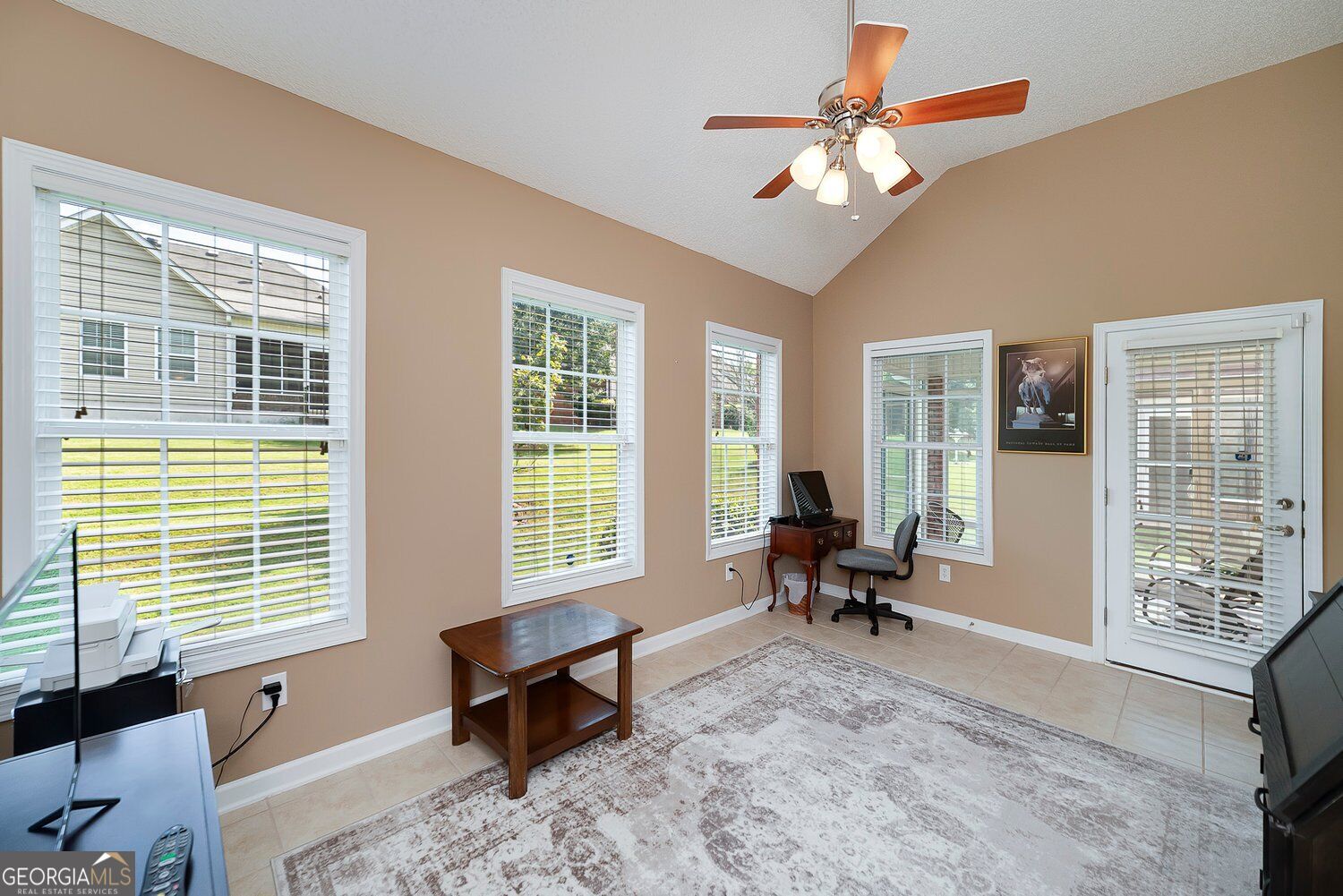 237 Prominent Loop Property Photo 12