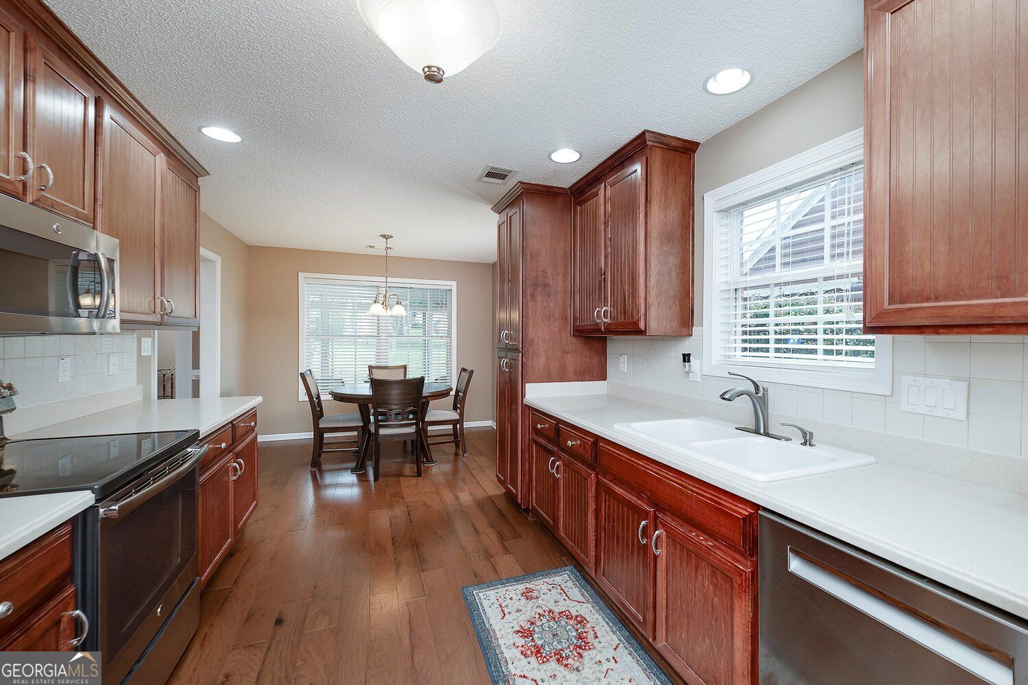 237 Prominent Loop Property Photo 16