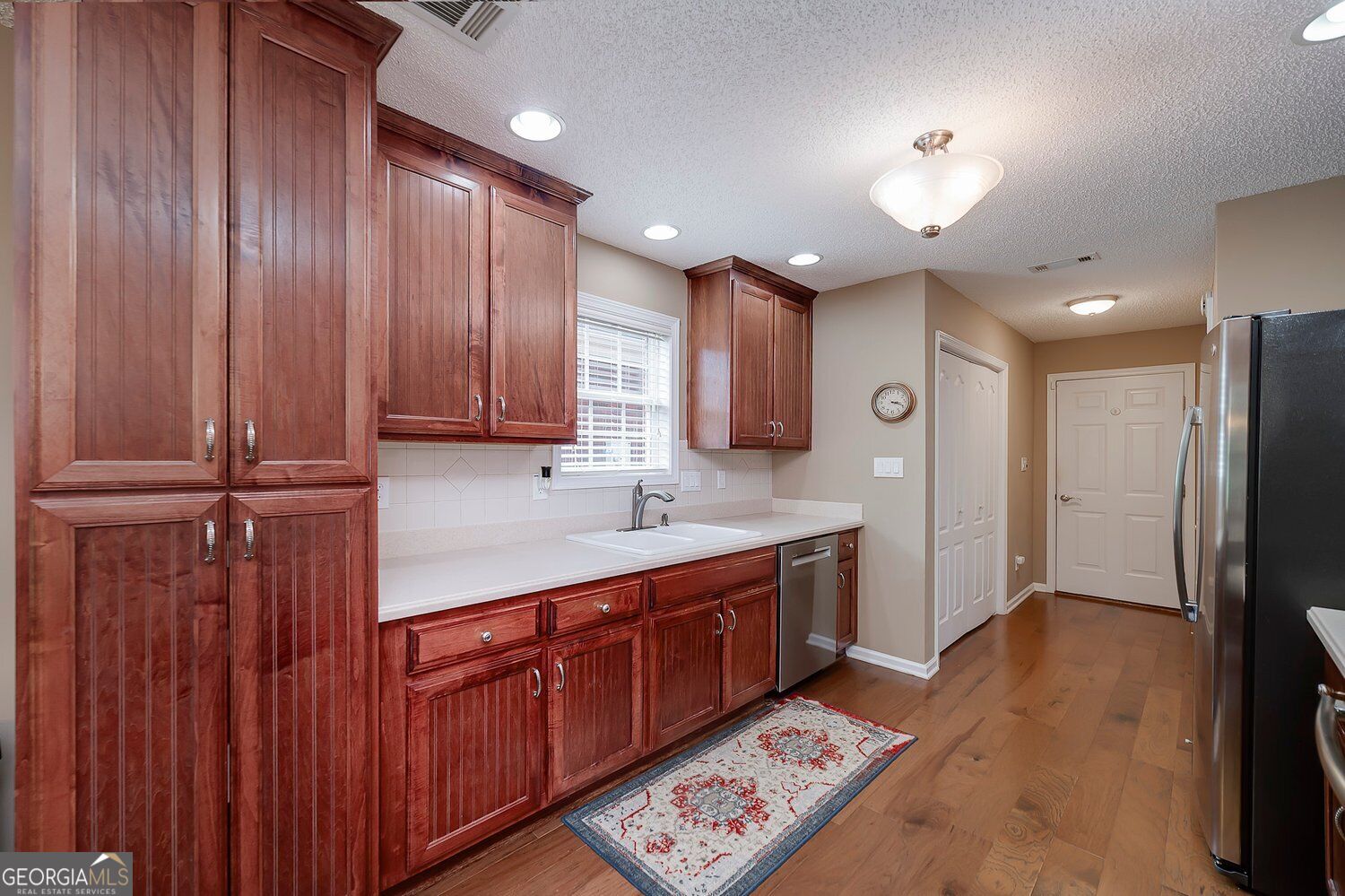 237 Prominent Loop Property Photo 18