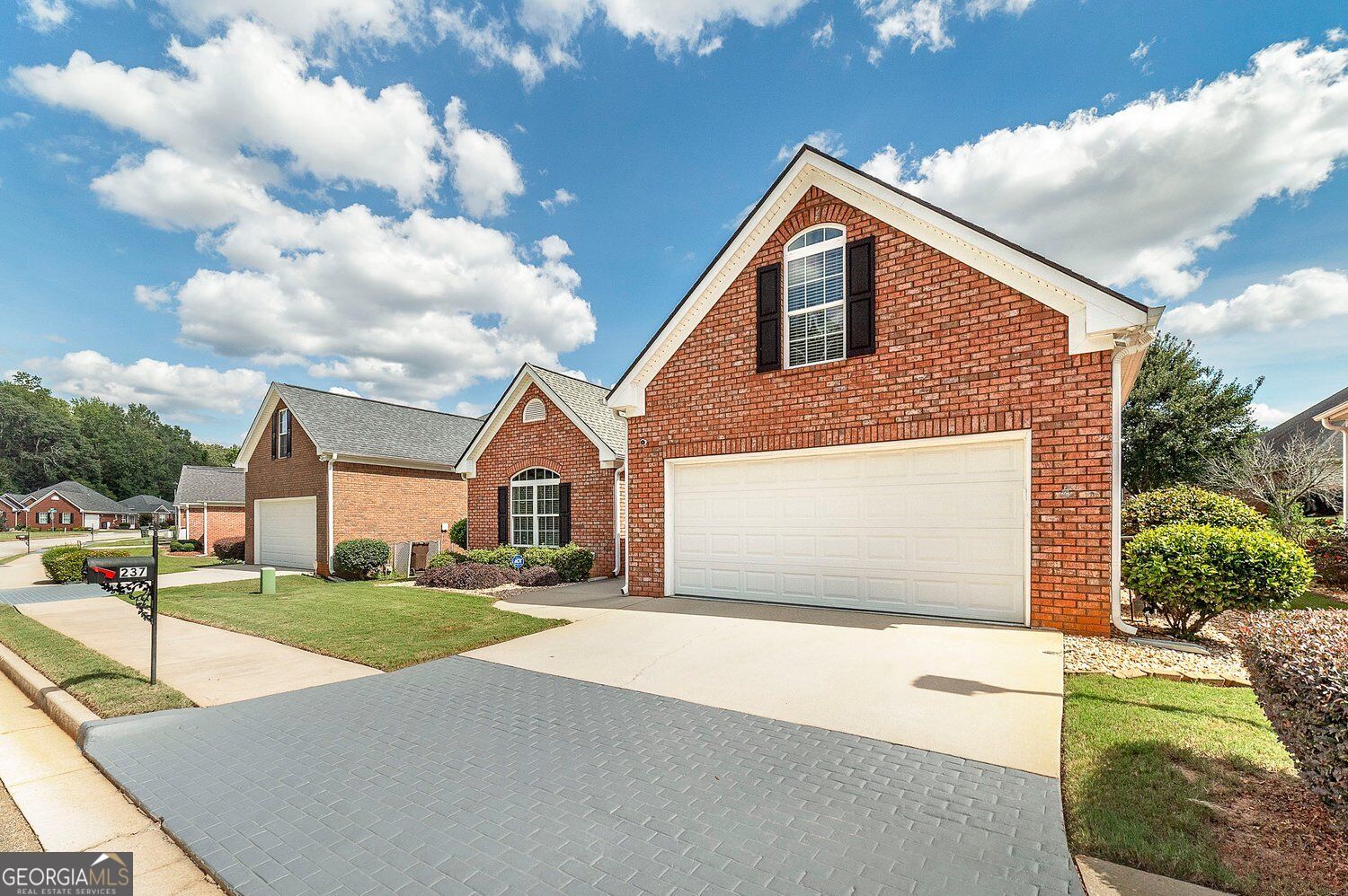 237 Prominent Loop Property Photo 32