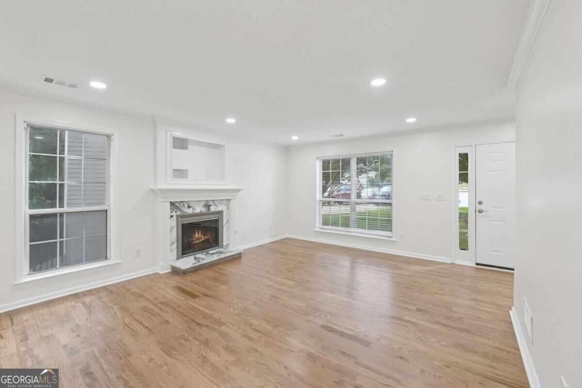 2890 Northcliff Drive Property Photo 4
