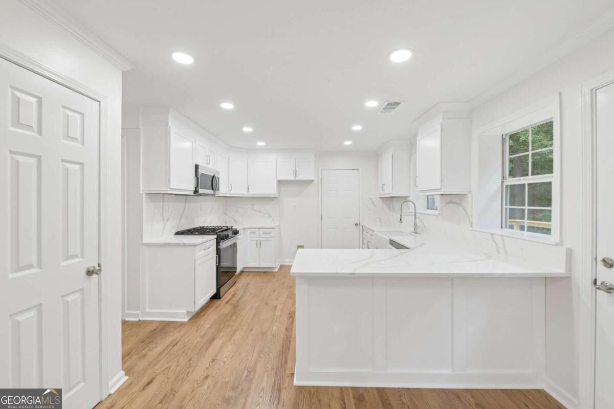 2890 Northcliff Drive Property Photo 6