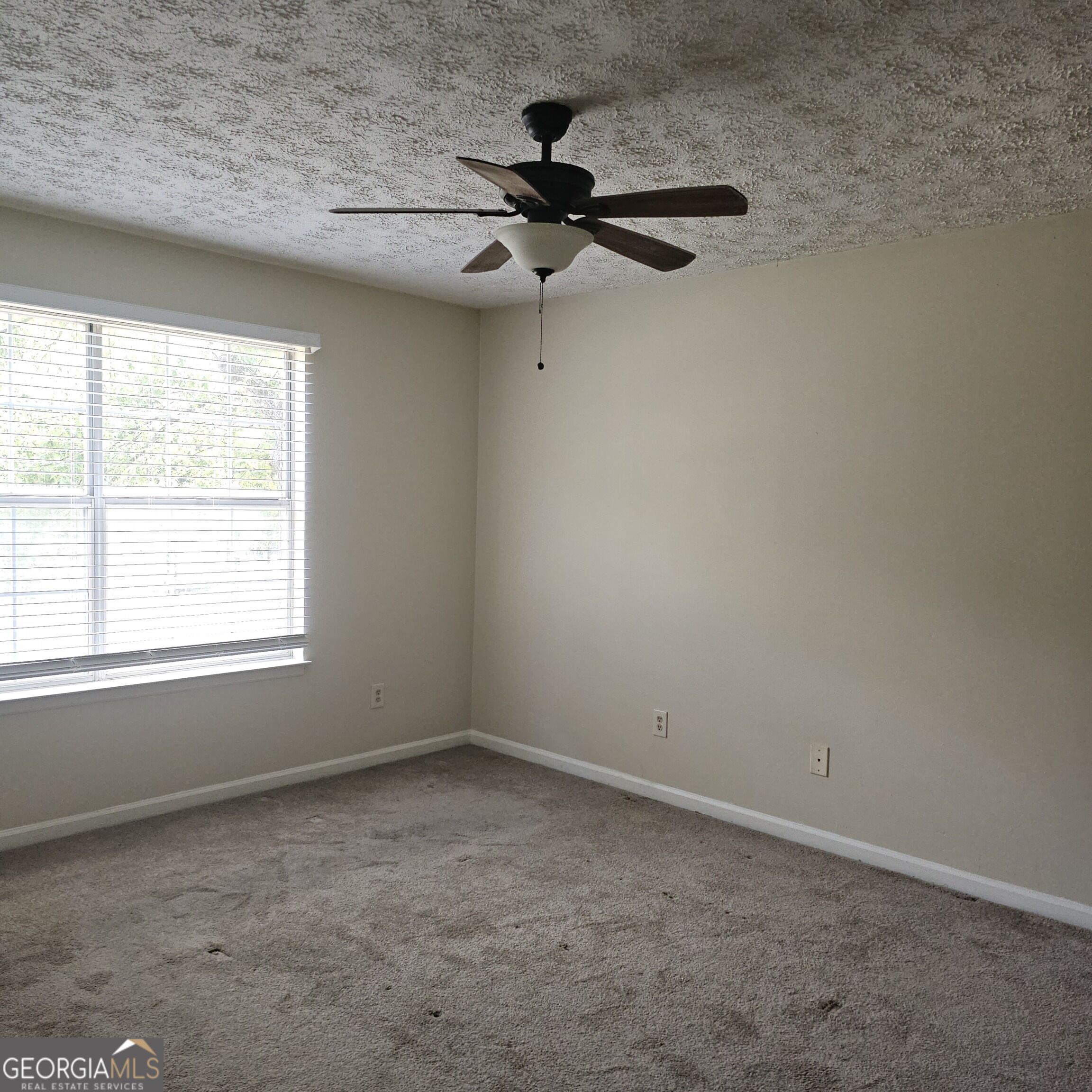 5906 Summerglen Lane Property Photo 5