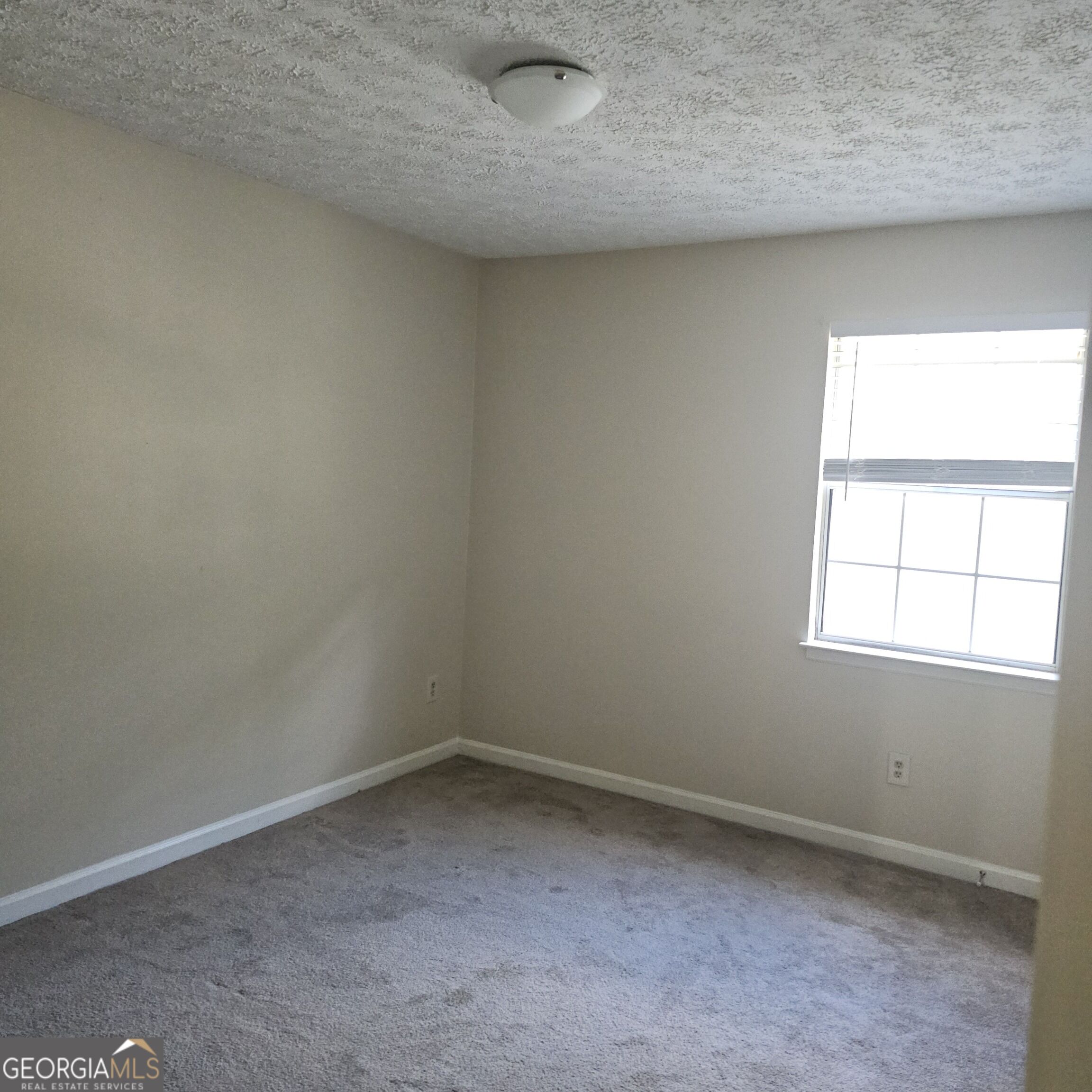5906 Summerglen Lane Property Photo 8