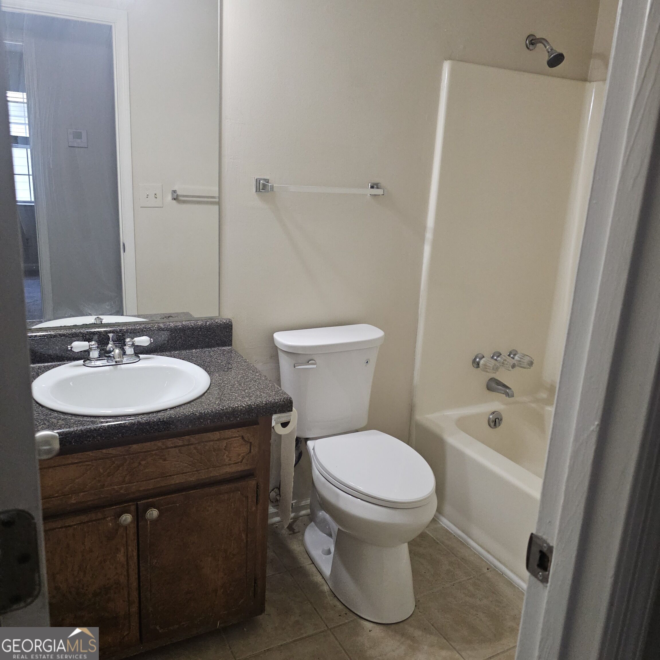 5906 Summerglen Lane Property Photo 9