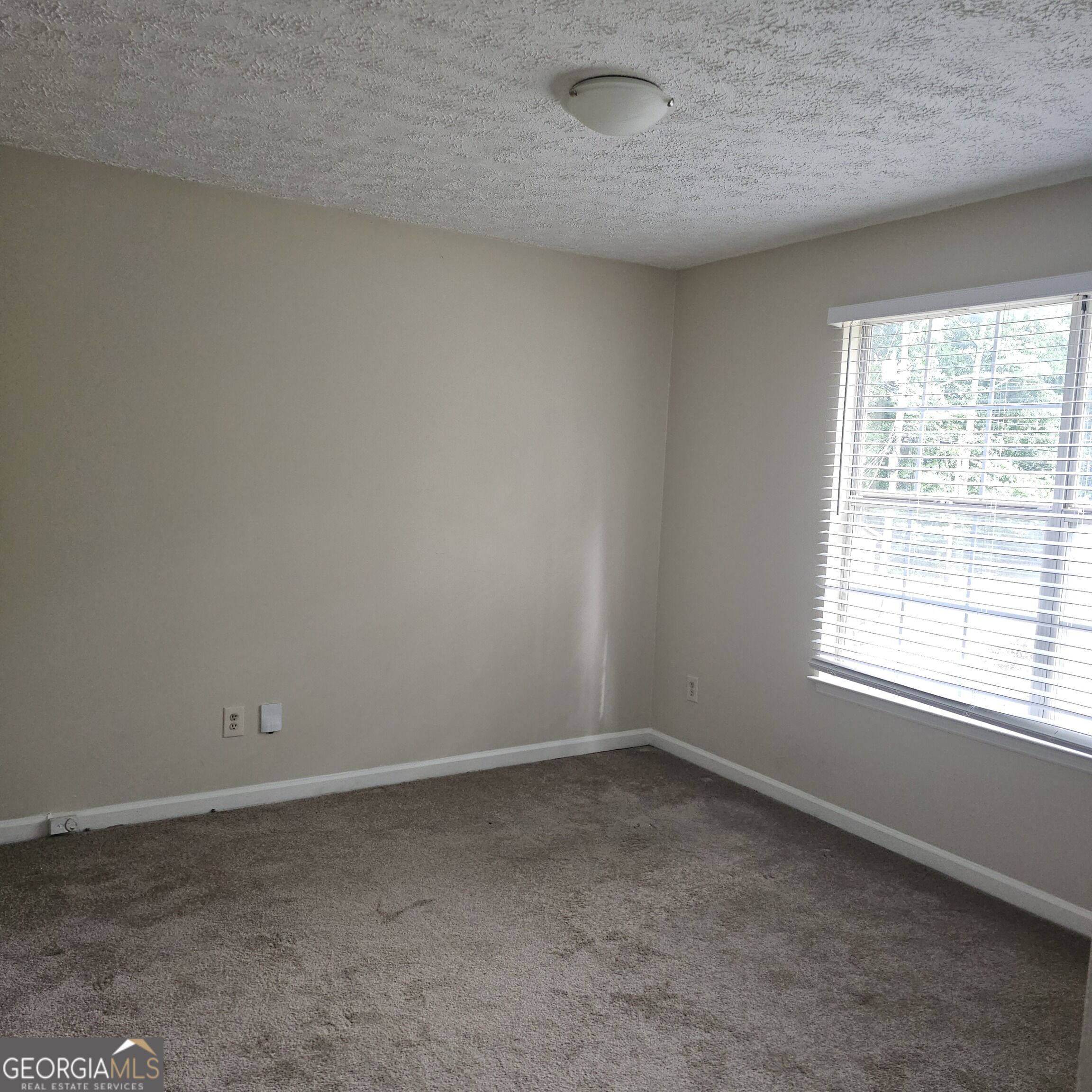 5906 Summerglen Lane Property Photo 10