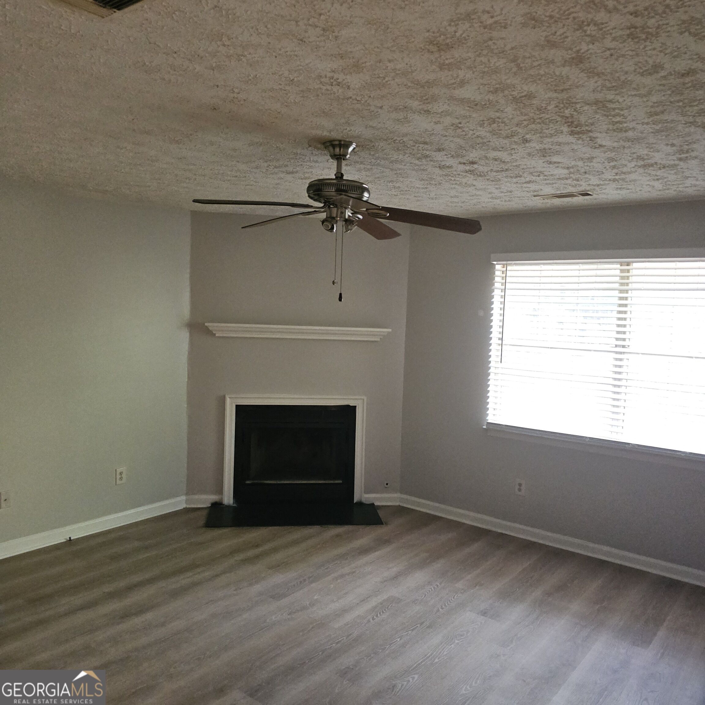 5906 Summerglen Lane Property Photo 11