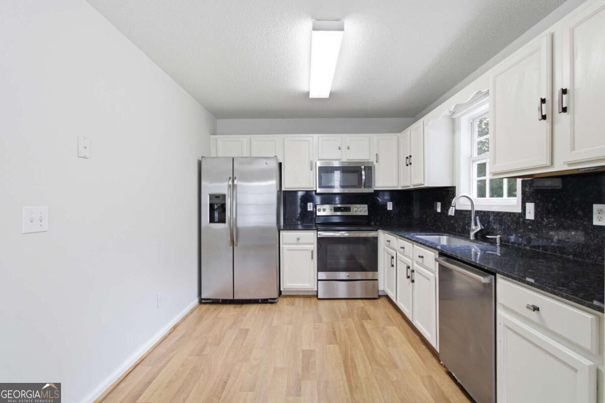 221 Glen Ridge Drive Property Photo 2