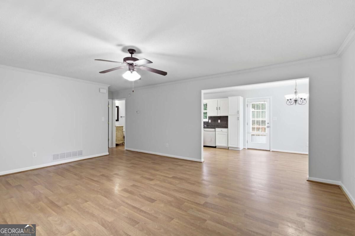 221 Glen Ridge Drive Property Photo 7
