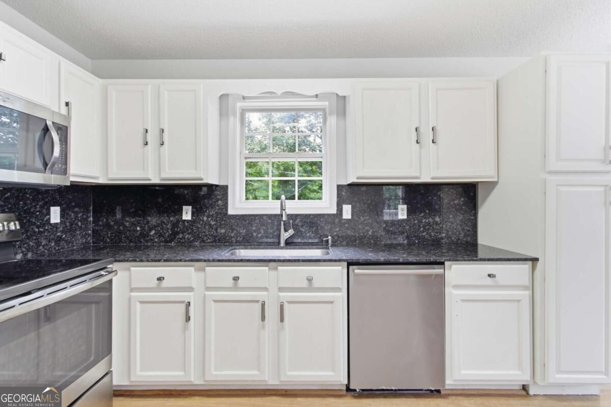 221 Glen Ridge Drive Property Photo 8