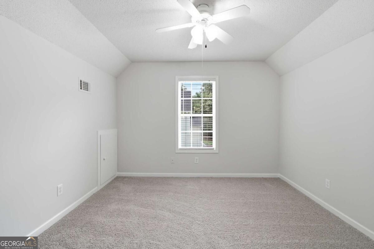 221 Glen Ridge Drive Property Photo 15