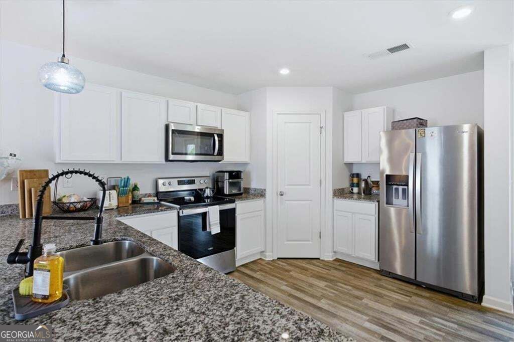 36 Oxford Lane Property Photo 5