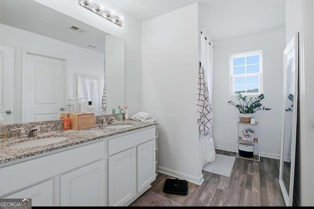 36 Oxford Lane Property Photo 11