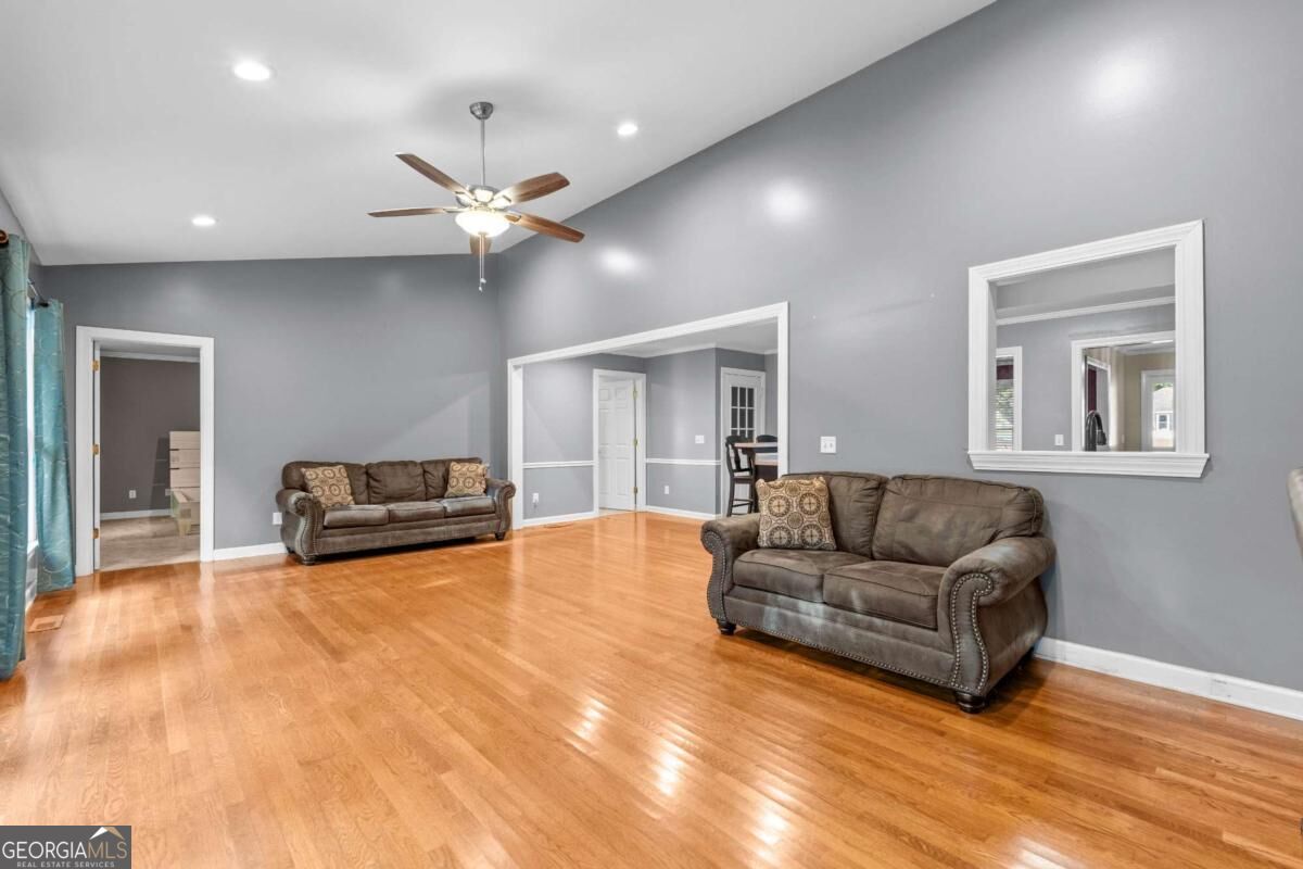 17 Mountain Oaks Drive Property Photo 15