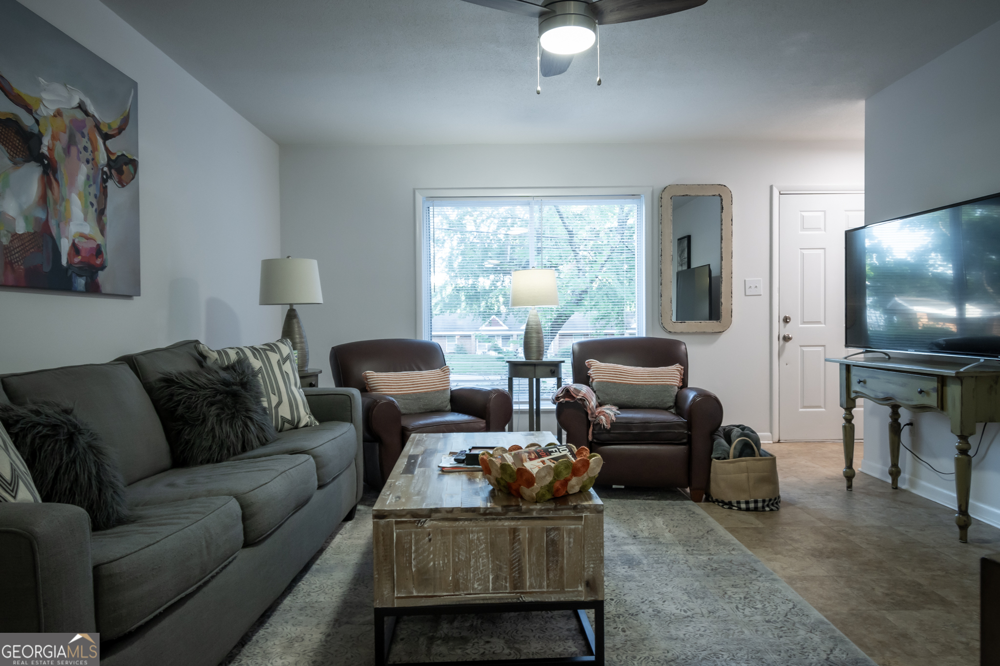 880 College Avenue Property Photo 2