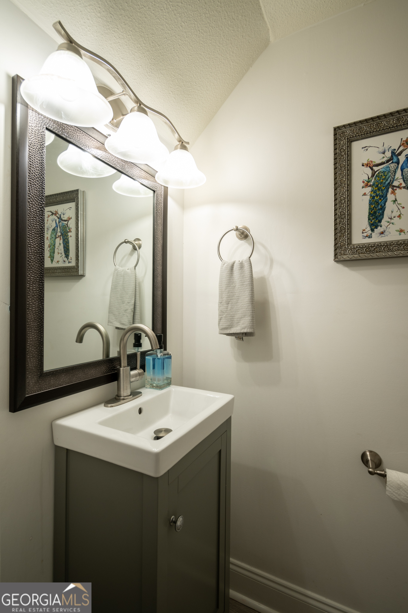 880 College Avenue Property Photo 11