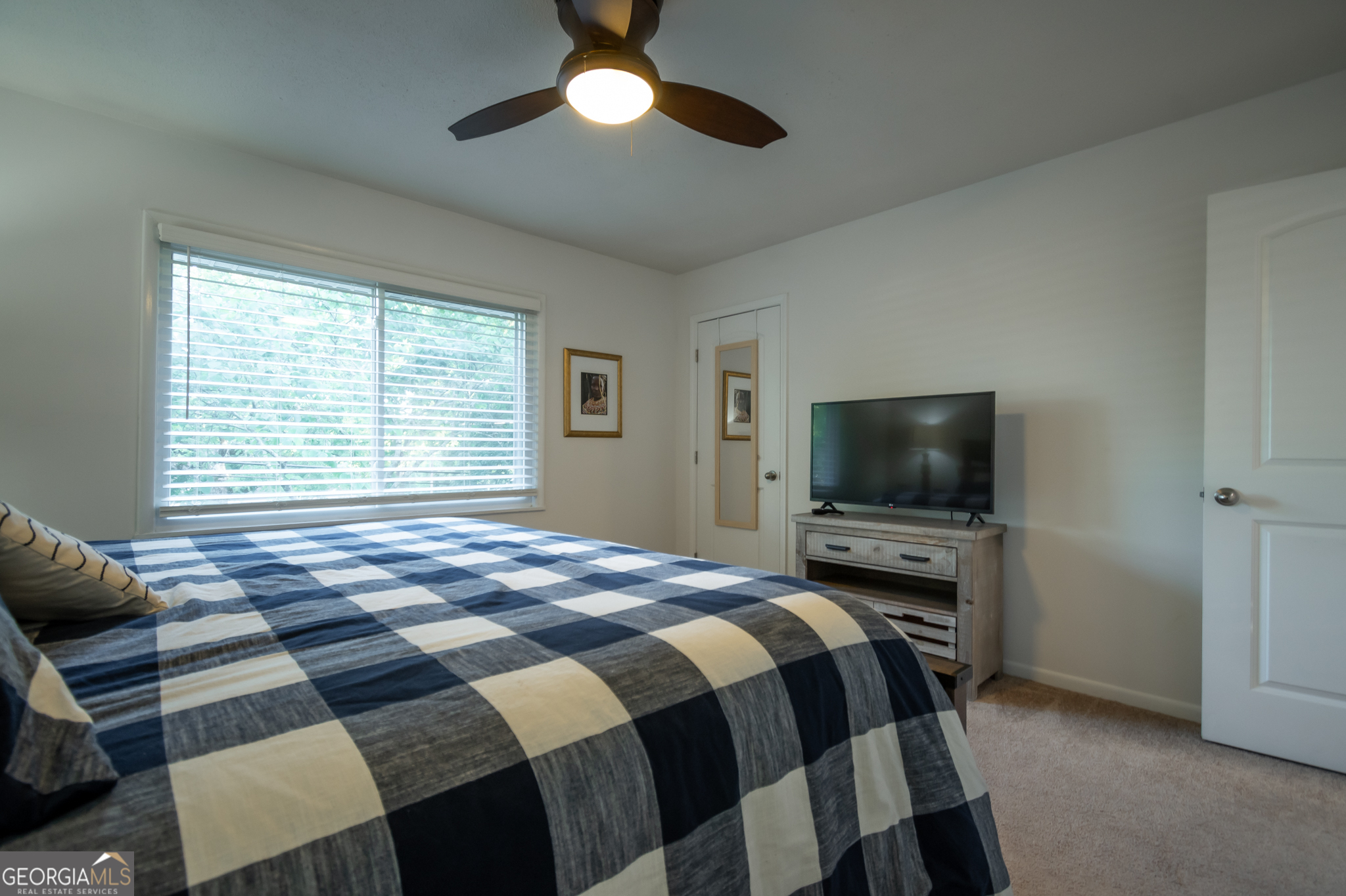 880 College Avenue Property Photo 12