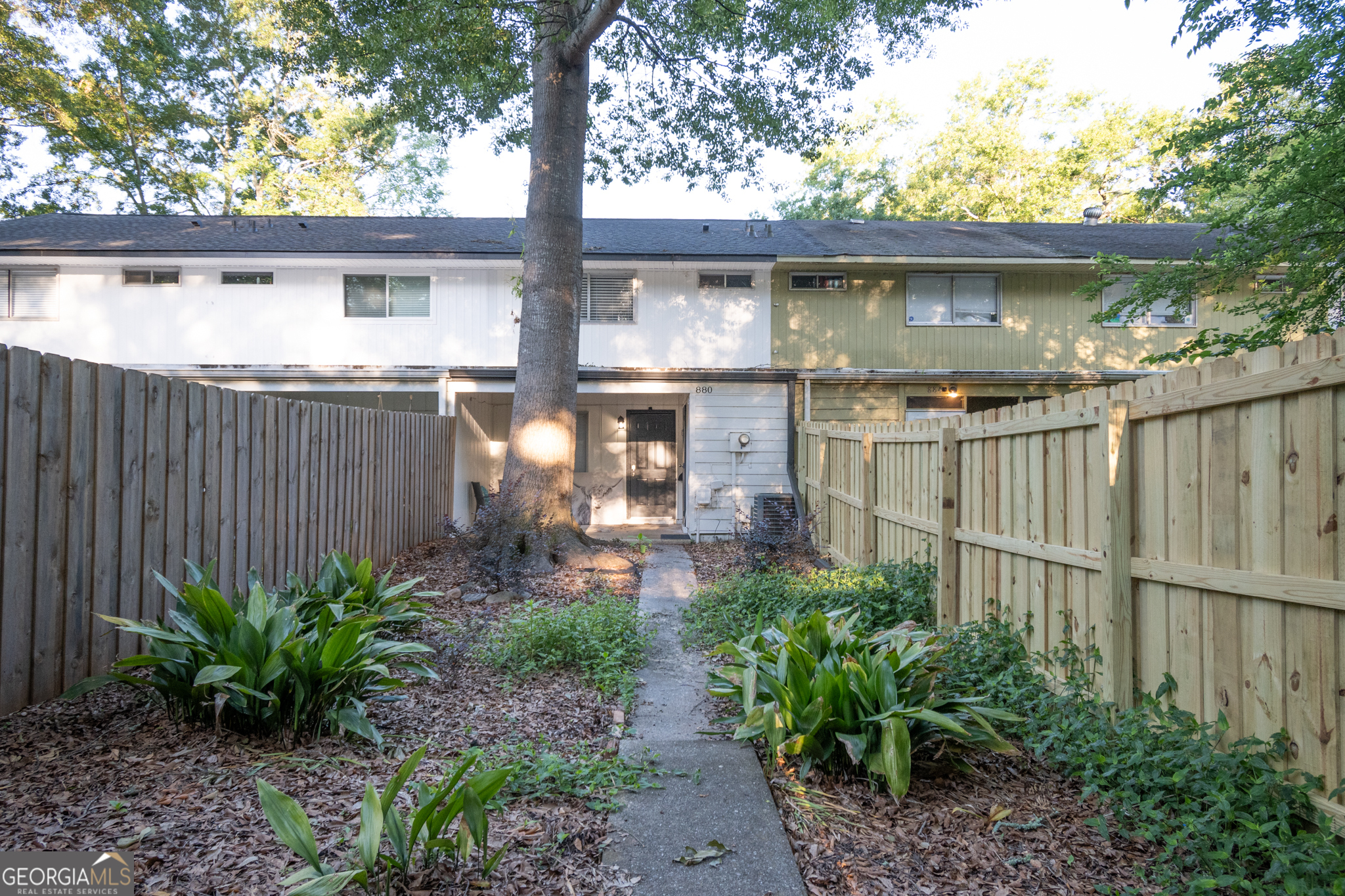 880 College Avenue Property Photo 17