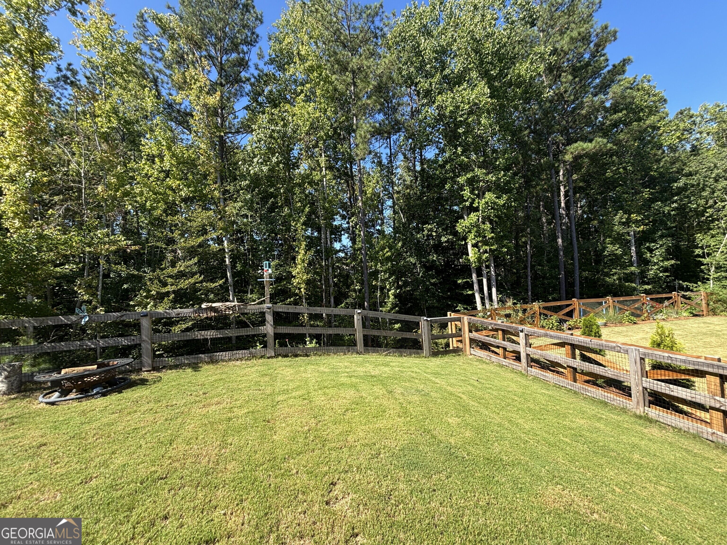 65 White Cedar Drive Property Photo 3