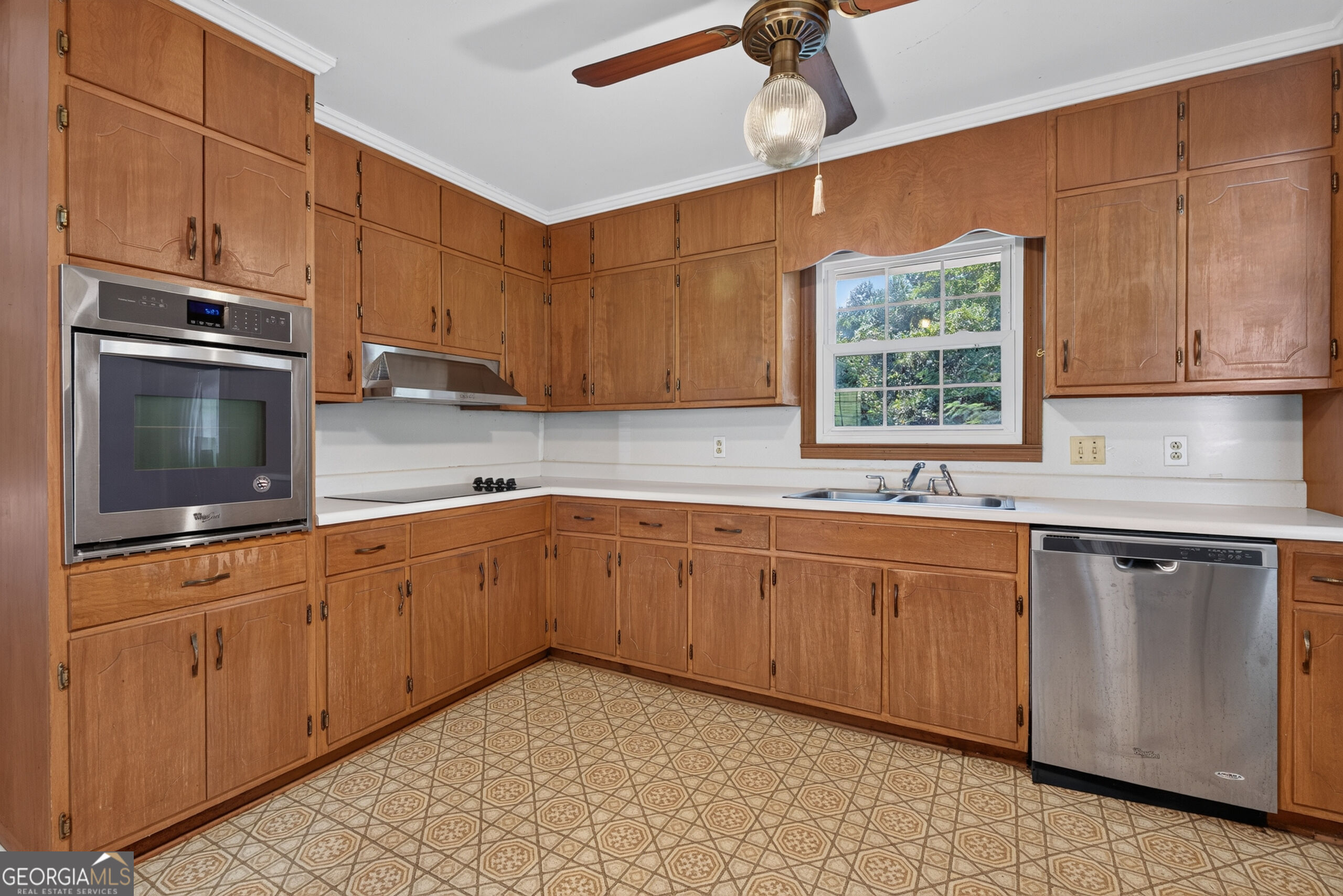 456 Adrian Place Property Photo 17