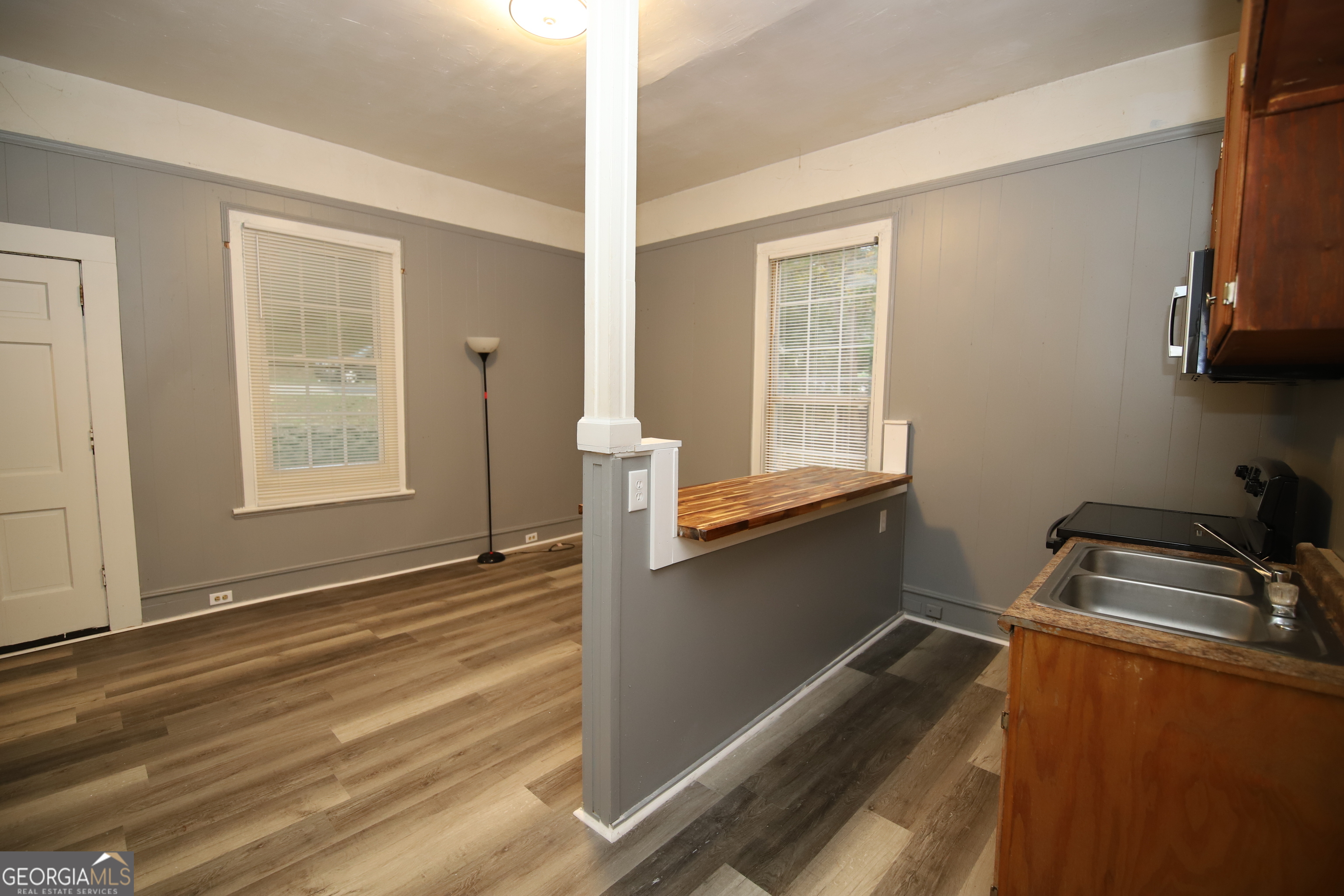 902 Juniper Street Property Photo 2