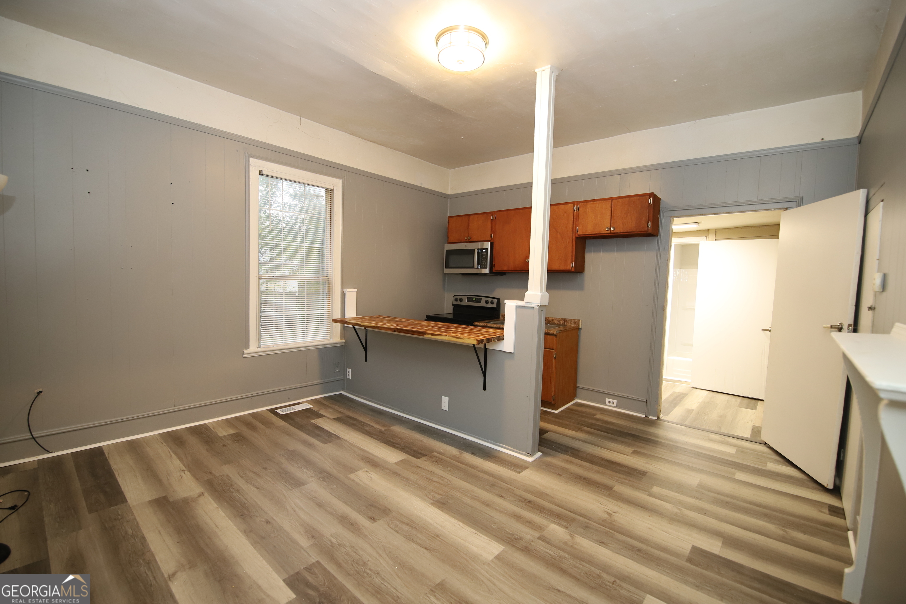 902 Juniper Street Property Photo 3