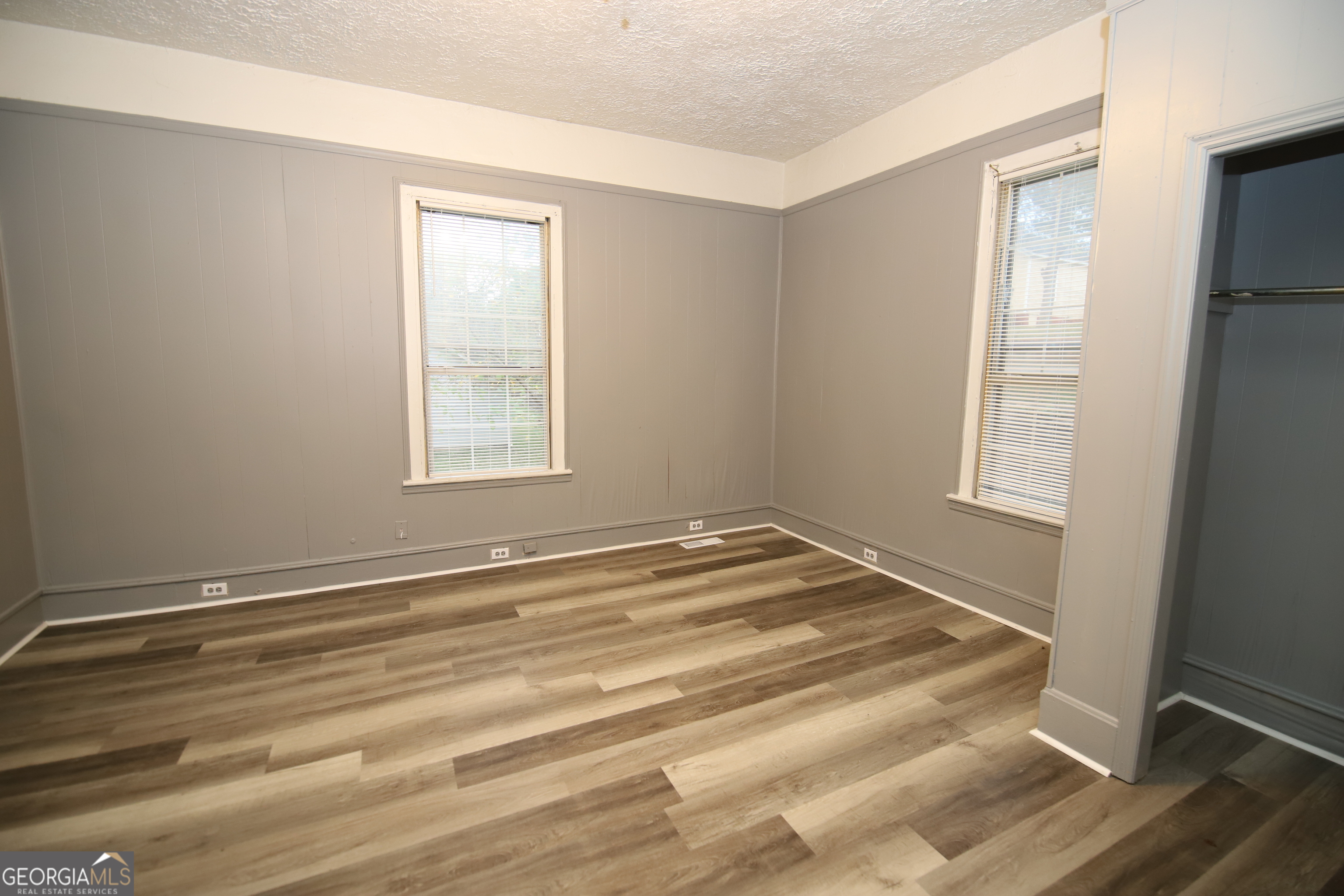 902 Juniper Street Property Photo 4