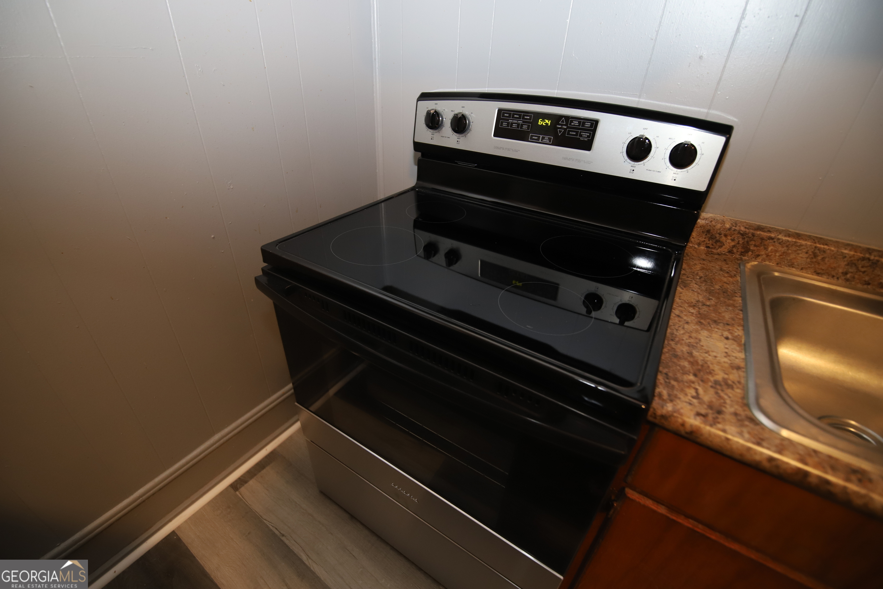902 Juniper Street Property Photo 6