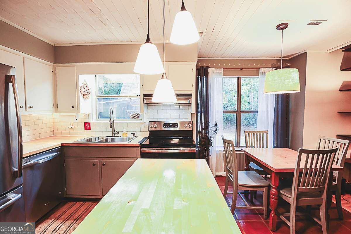 401 Noel C Conaway Road Property Photo 14