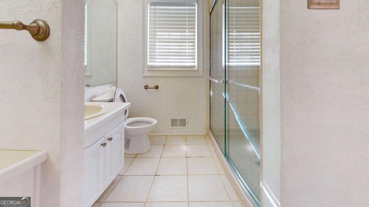 1319 Janmar Road Property Photo 12