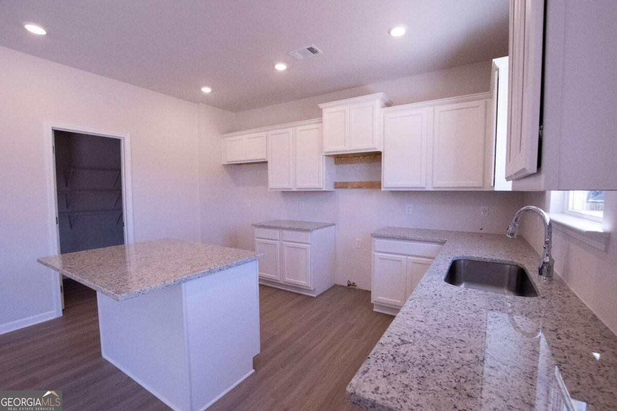 333 Bloomfield Circle Property Photo 4