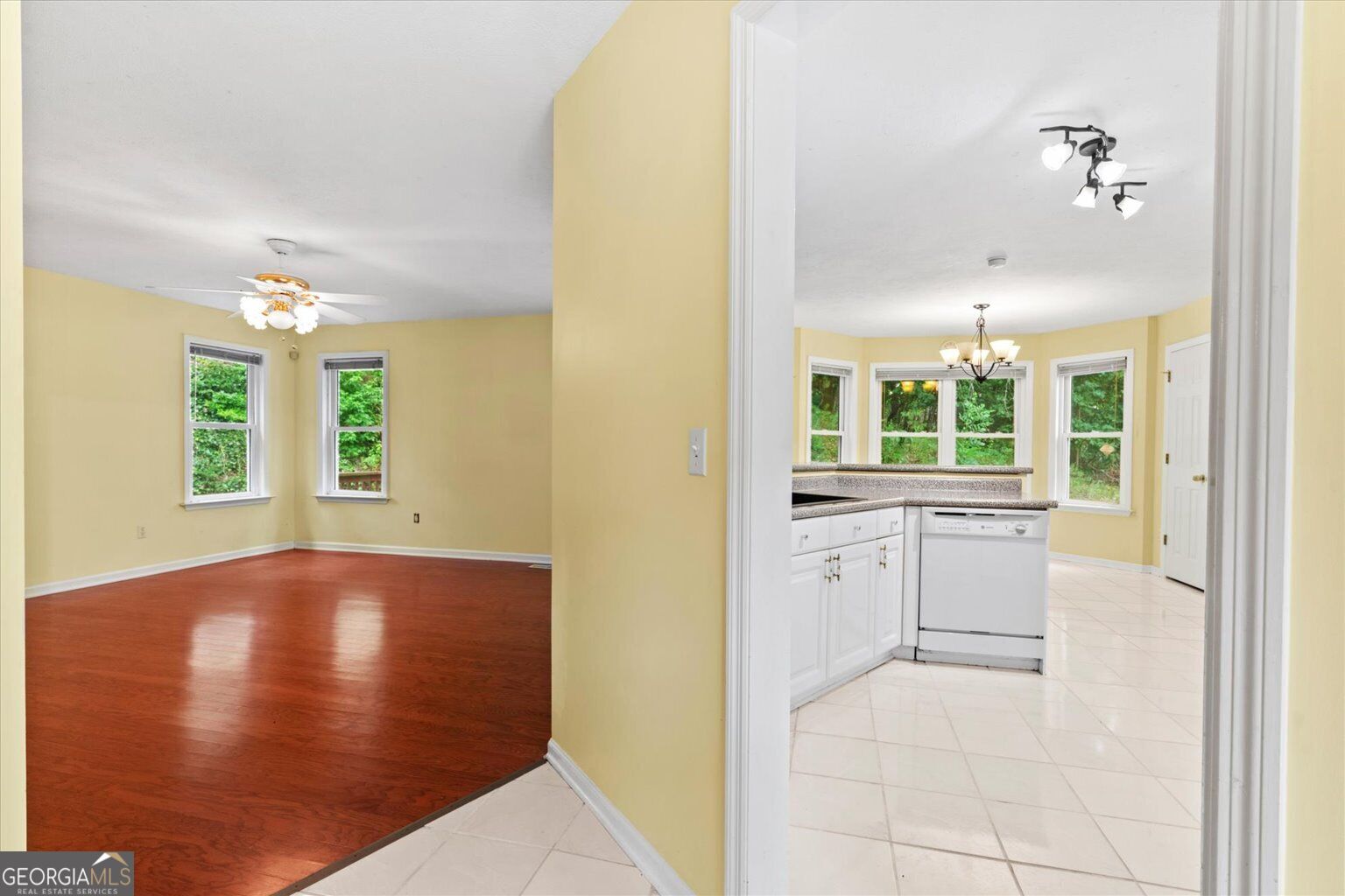 3218 Leona Drive Property Photo 2
