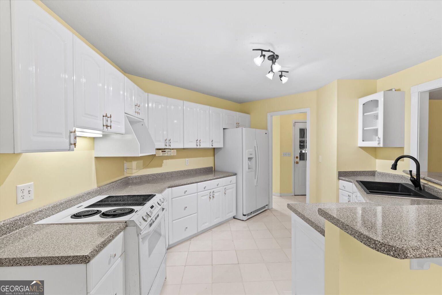 3218 Leona Drive Property Photo 5