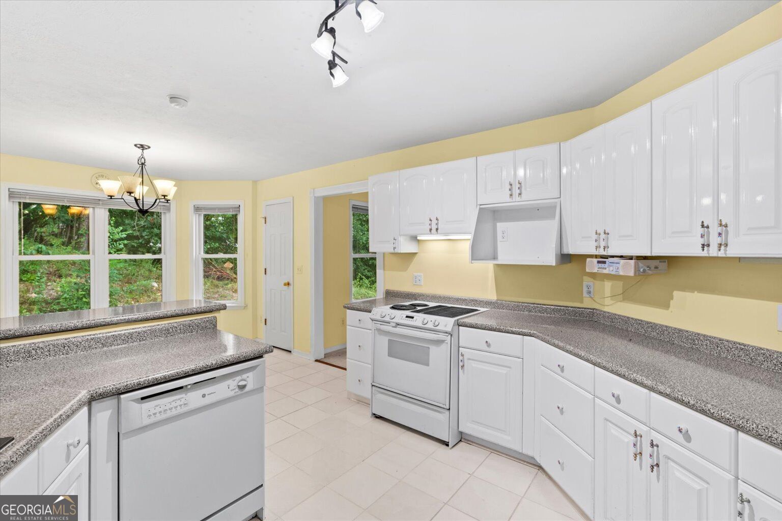 3218 Leona Drive Property Photo 8
