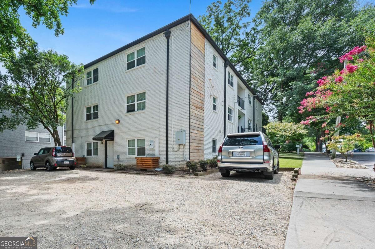 880 Saint Charles Avenue Ne # 9 Property Photo 1