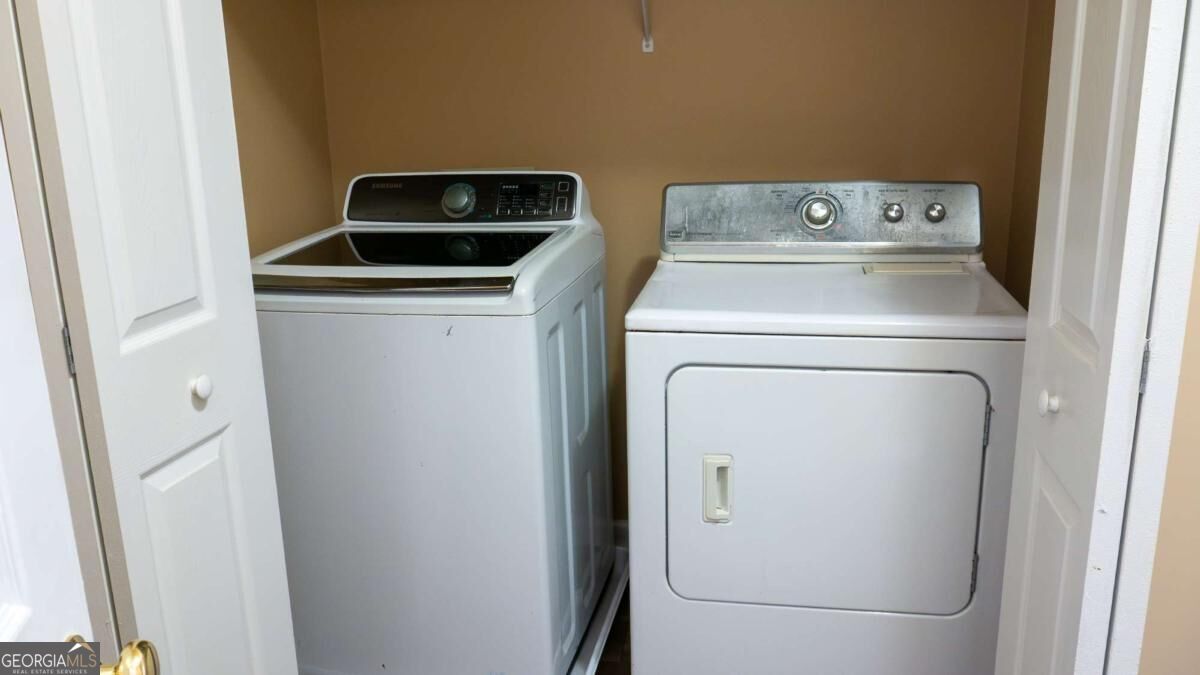 3257 Camens Way Property Photo 7