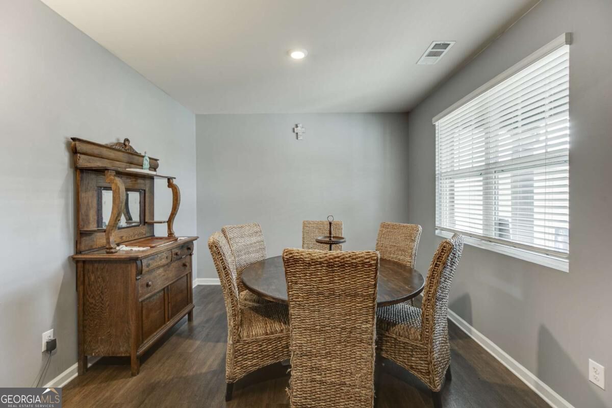410 Maple Brook Drive Property Photo 6