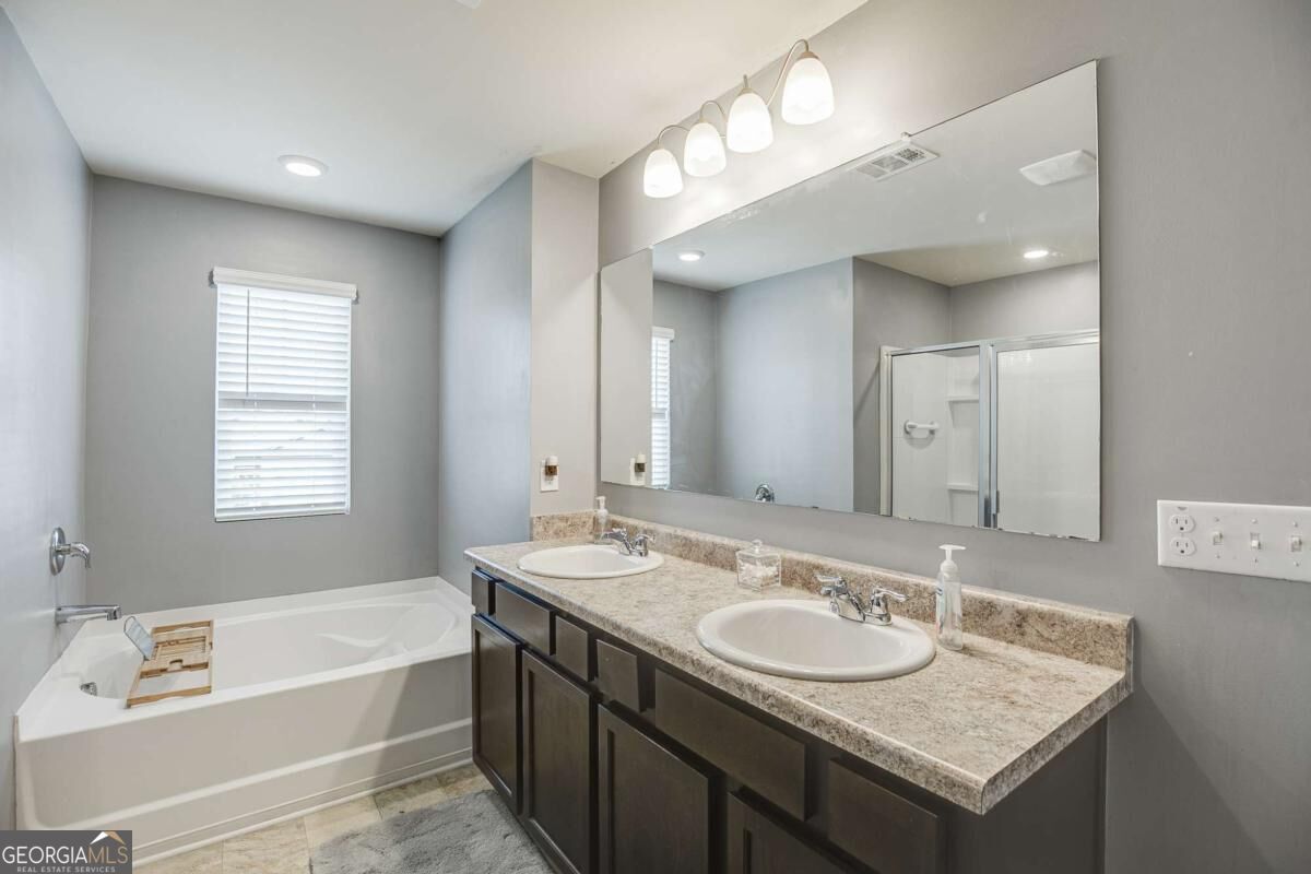 410 Maple Brook Drive Property Photo 28