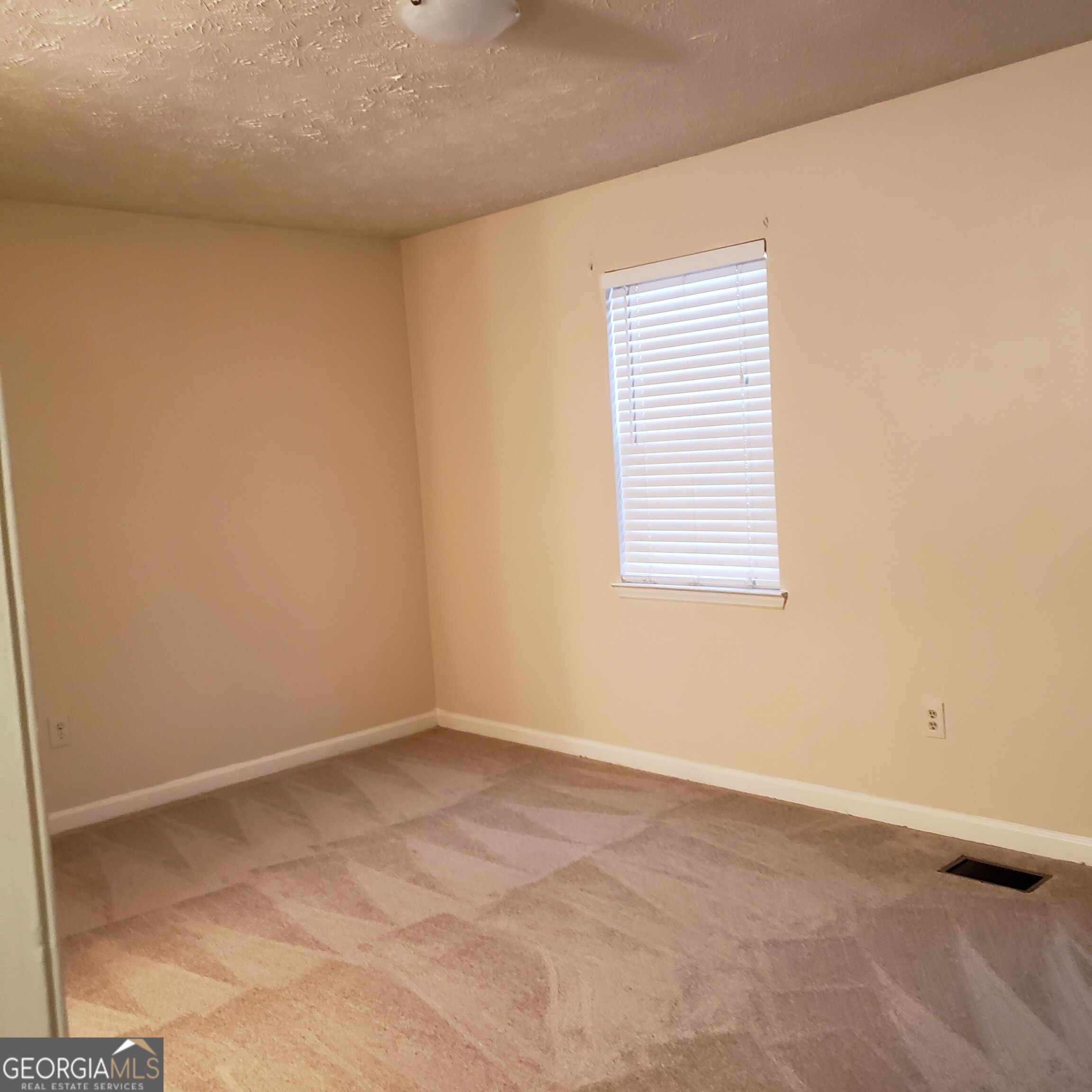 5871 N Castlegate Drive # A Property Photo 13