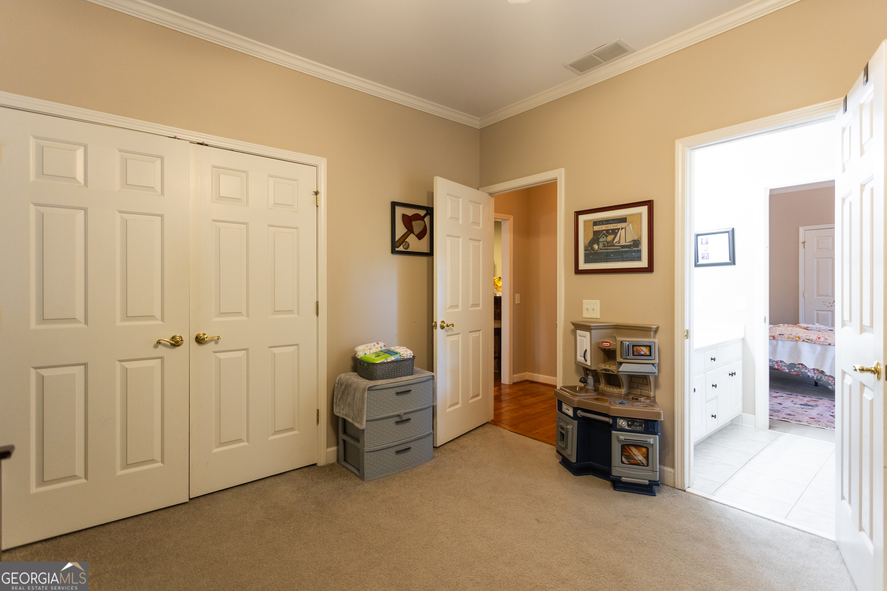 931 Providence Lane Property Photo 15
