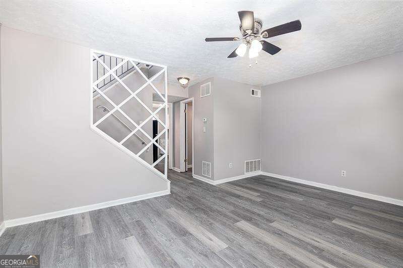 501 Carlton Road # 2e Property Photo 4