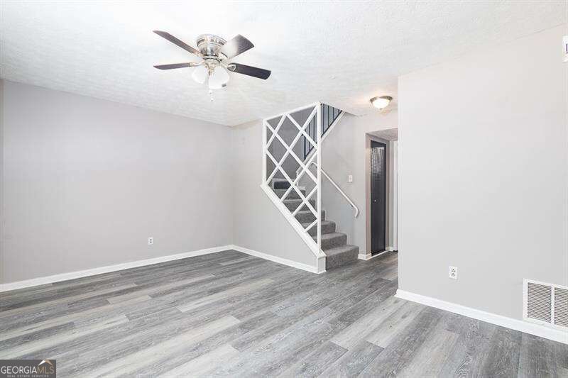 501 Carlton Road # 2e Property Photo 6