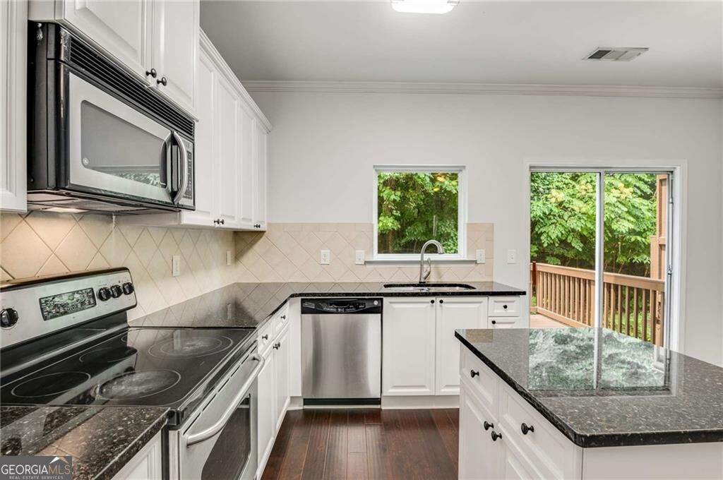 1368 Liberty Parkway Nw Property Photo 12